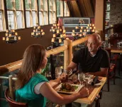 Waterton Lakes Lodge Resort - bar