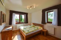 Amenity Resort Česká Kanada Отели в г. 