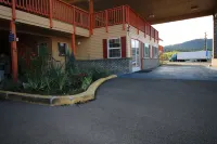 Rice Hill Inn