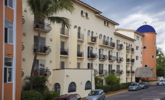 Flamingo Vallarta Hotel & Marina