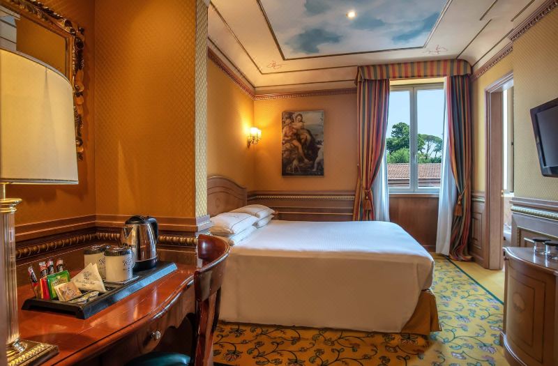 River Palace Hotel