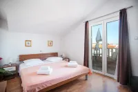Kaja - Right Next to the Beach - parking