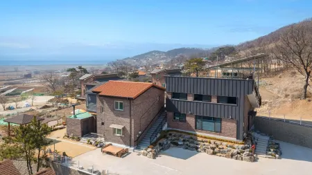 Ganghwa Plitvice Pension Отели рядом с достопримечательностью «Bomunsa Temple»