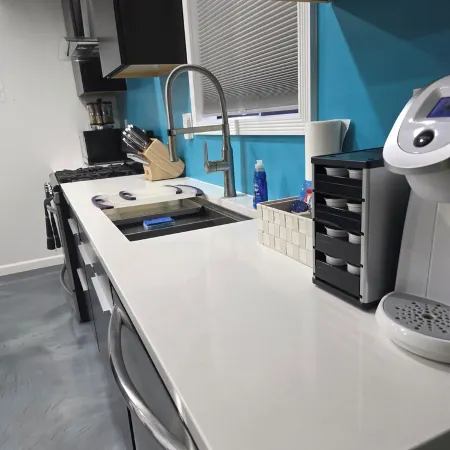 Modern/Retro 1br Condo by Exceptional Stays