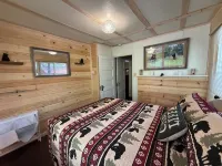 Rustic Cozy Cabin at the Base of Greenhorn Mountain.