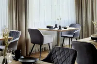 Maximilian Appartements - 조식 운영