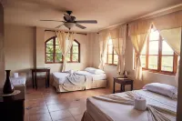 Beachside Stay at Villa ViYarte Отели в г. 
