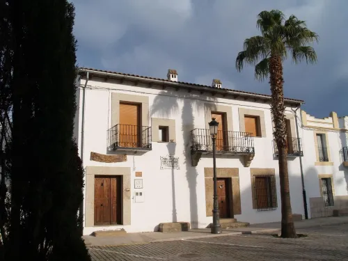 Casa Rural El Botánico فنادق في Casatejada