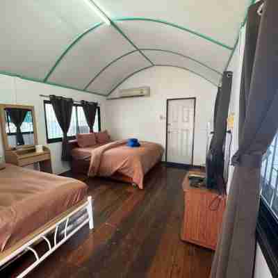 ริมทะเล รีสอร์ท เกาะสีชัง Rooms