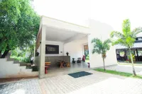 Ceyloni Hotel Hotels in Inamaluwa