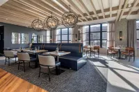 Cambria Hotel Portland Downtown Old Port فنادق في بورتلاند