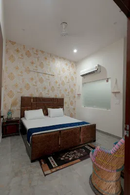 Saroj Villa Hotels in Bishari Bhand