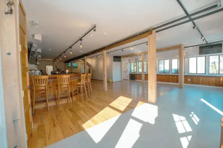 Hampton Bays Hotel on Main Отели в г. Джеймспорт