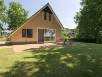 Spacious Bungalow Near the Frisian Lakes