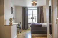 Donners Hotel - 4-Star