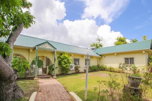 Aqua Bliss 3 Bedroom Home by Bluescape Hotel a Holetown