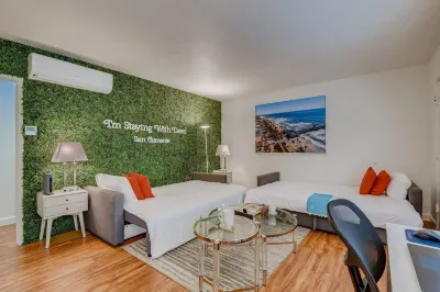 Walk To Beach 2BR Top Location - AA Hotels near T-Street Beach