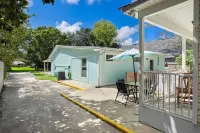 Just North of Downtown Fenced Yard BBQ Patio