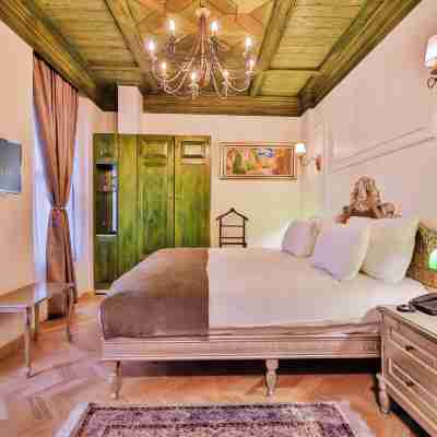 Emerald Mansion Hotel Rooms