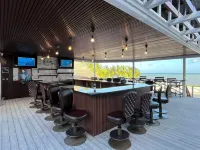 Captain Morgan's Retreat - bar