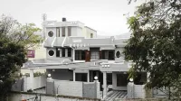 Tulip Guest House - parking