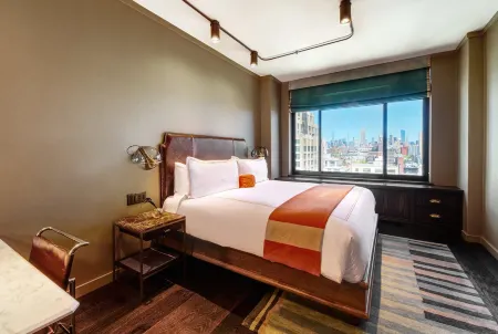 Soho Grand Hotel Отели рядом с достопримечательностью «Обсерватория Уан Уорлд»