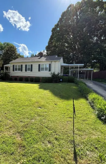 2 Bedroom, 1 Bath, Remodeled 1945 Cottage, 1000sq.ft. Two New Lux King Size Beds