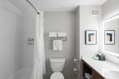 Holiday Inn & Suites Surrey East - Cloverdale