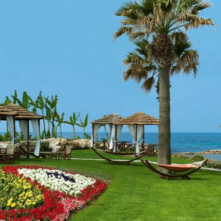 Constantinou Bros Pioneer Beach Hotel