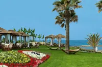 Constantinou Bros Pioneer Beach Hotel - Park Yeri