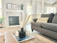 Full Kitchen and Fenced Backyard Retreat - Charming Spacious Haven