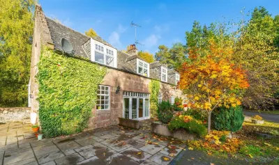The Stables Cottage Aboyne Royal Deeside Hotels near Cambus O'May Forest