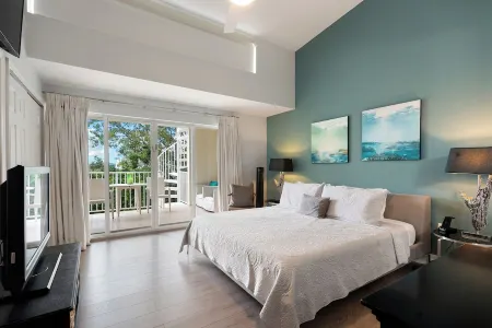 Resort-Style Living at Mariner's Club – Steps from Pools, Marina, & Ocean Views! Отели рядом с достопримечательностью «Dolphins Plus - Key Largo»