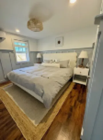 Charming Cape Cod Getaway- EV Charger, Mini Golf, Walk to The Beach, Pets Okay!