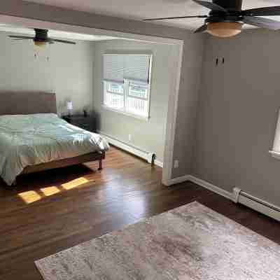 3-bedroom Candlewood Lakeside house Rooms