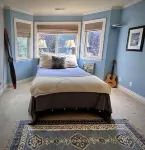 A Victorian Garden Retreat near beach, trails, SF, Silicon Valley- ldry +prkg