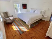 Beautifully Renovated West End House w/  Spectacular Garden & Great location!