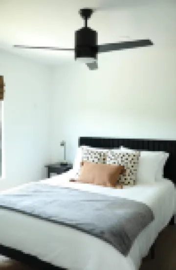 Modern Farm Loft with WiFi and AC in lovely Stamping Ground