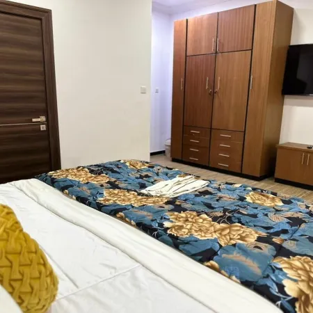 Nigus House Oniru