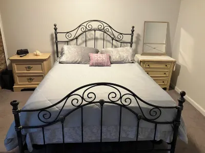 Charming 2-bedroom house in lovely Red Bank with WiFi, AC sleeps eight 레드뱅크 기차역 주변 호텔