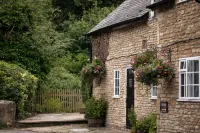 The White Hart Ford Hotels in Castle Combe