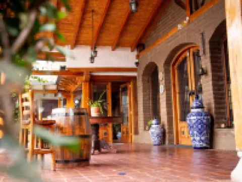 Hacienda Turística La Morería y Hospedaje Casona Ponce de León. Hoteles en Amaguaña