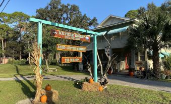 Nature Coast Inn and Cottages