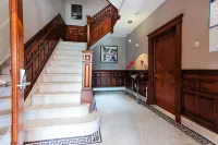 Maverick Suites at 89 Marion Hotels in Brookline