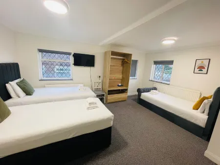 Woodford Hotel Отели в г. Редбридж