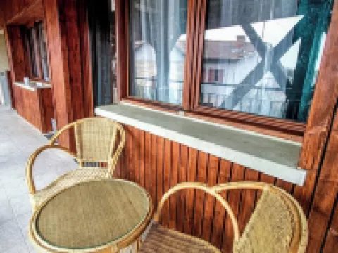 Le Clos des Roses - Chambre d'hôtes Hôtels à : Pérouges