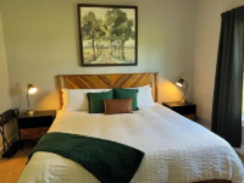 New Charming 2-bedroom house in enjoyable New Haven, 6 Miles from Bardstown!