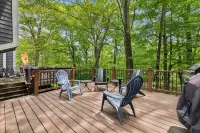 Townhome 2 bedroom, 2 1/2 bath sleeps 6, resort amenities and walkable to slopes