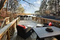 Swift Island Sunsets: Lakefront, Cozy, Sleeps 8