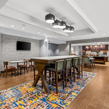 Hampton Inn Omaha/West Dodge Road (Old Mill)